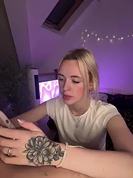 Lolabunnyblondie – webcam-show