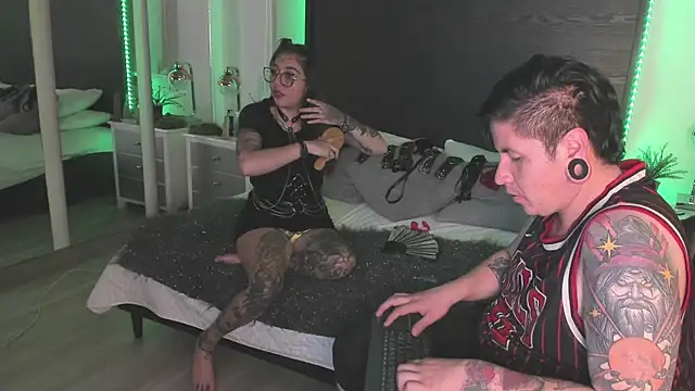 Webkamerová show inkedsinners_