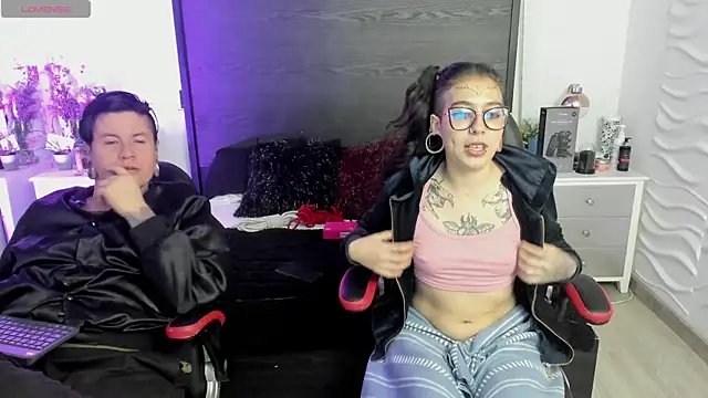 inkedsinners_ Show in webcam