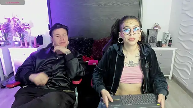 inkedsinners_ Show in webcam