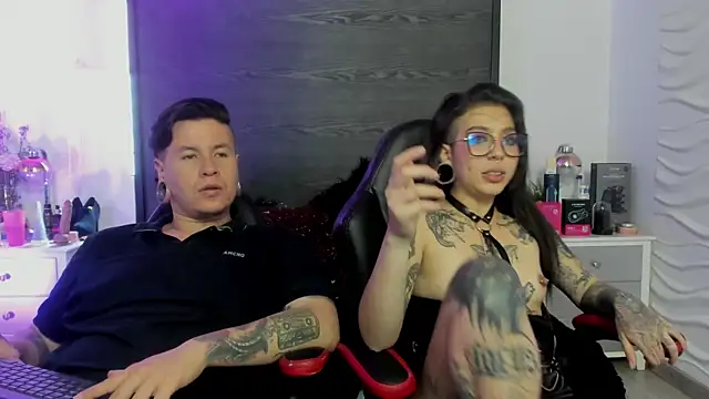 Chat +18 de inkedsinners_ ao vivo