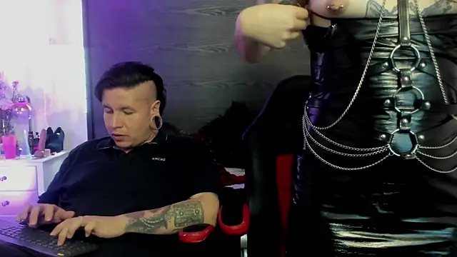 inkedsinners_ Show in webcam
