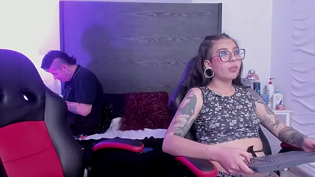 Živý XXX chat inkedsinners_