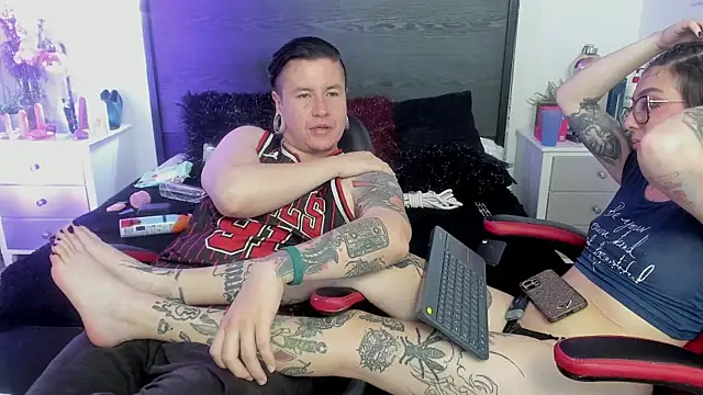 inkedsinners_ Show in webcam