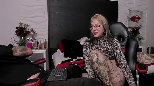 inkedsinners_ live XXX chat