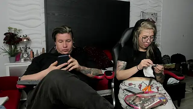 inkedsinners_ Show in webcam
