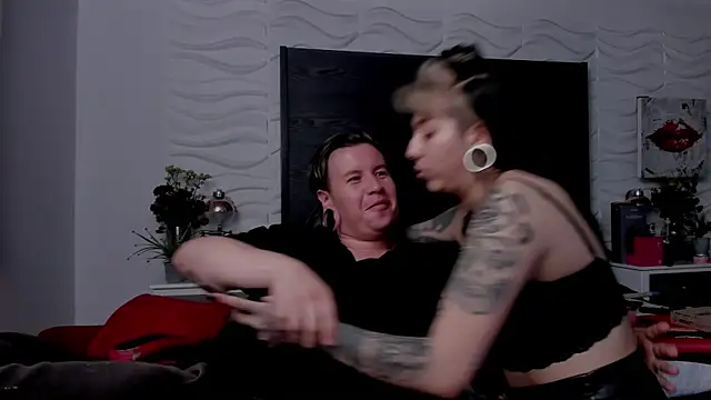 inkedsinners_'s Live XXX Chat