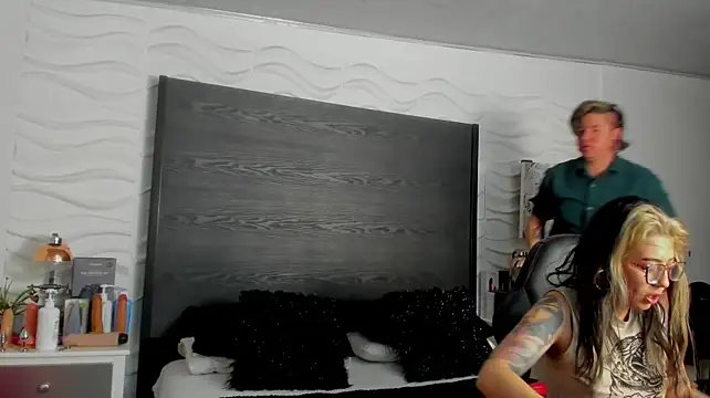 inkedsinners_ Adlı Modelin Canlı XXX Sohbeti