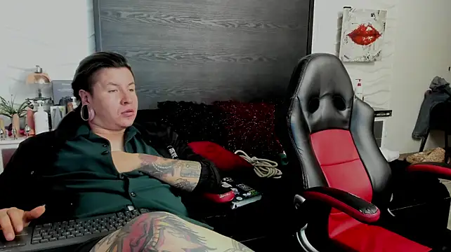 Show de webcam de inkedsinners_