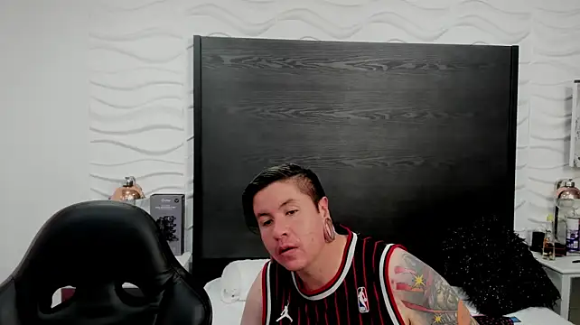 inkedsinners_ – Live XXX-chat