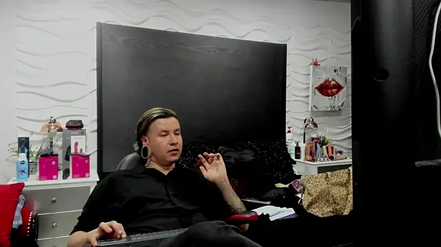 inkedsinners_ 在線直播表演