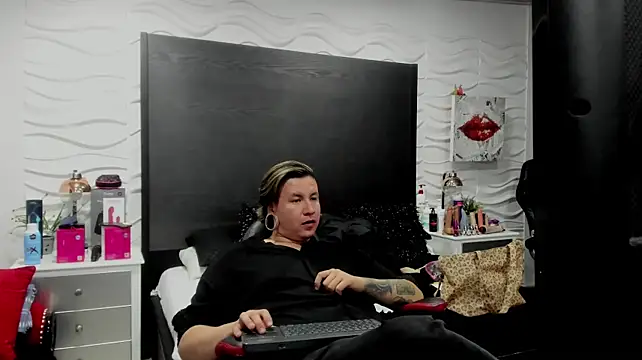 inkedsinners_ webcam show