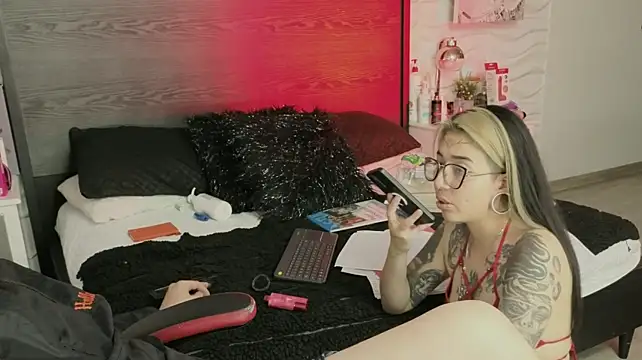 inkedsinners_ – Kamerová šou