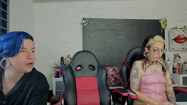 Chatroom XXX en direct de inkedsinners_