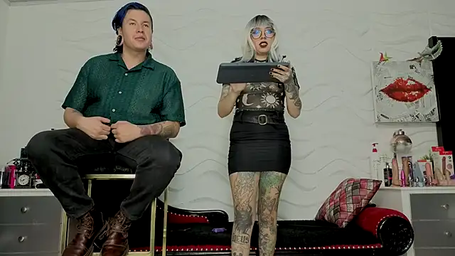 Chat +18 de inkedsinners_ ao vivo