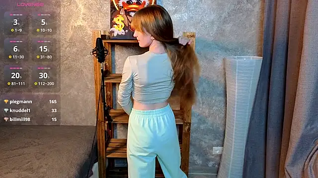 DelinaVV Webcam Show