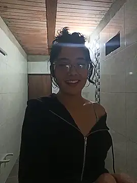 LolliePops_'s Live Chat Room