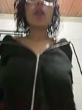 LolliePops_'s Live Chat Room
