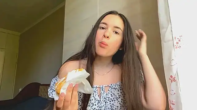 CarolineRu Pertunjukan Webcam