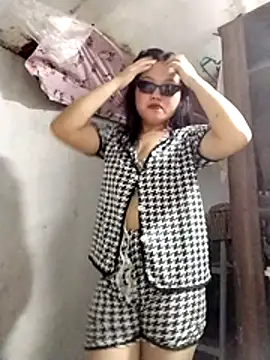 lie_louron Pertunjukan Webcam