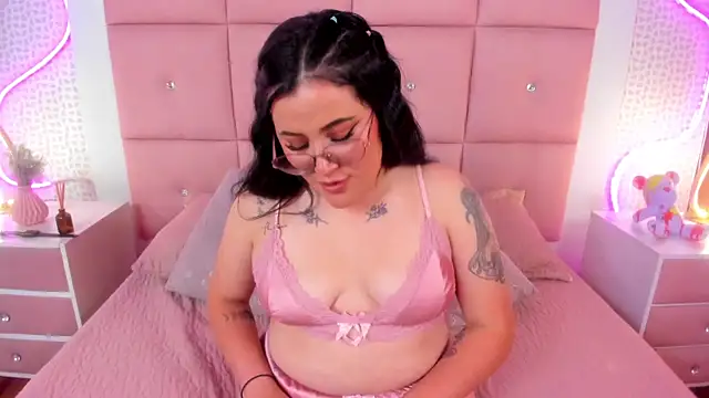Chat XXX en directo de EMILYCARTERMD