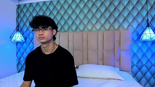 Sofia-Ethan Webcam Show