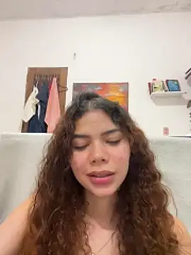 צ'אט XXX בשידור חי של wandynha67