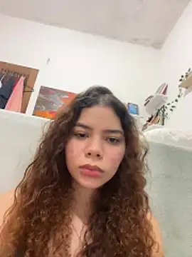 צ'אט XXX בשידור חי של wandynha67