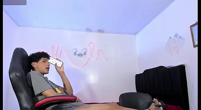 Elena_and_Julian Pertunjukan Webcam
