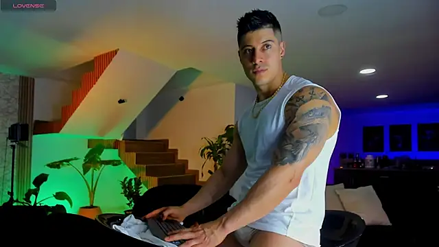 Show modela lukas_green11 na web-kameri