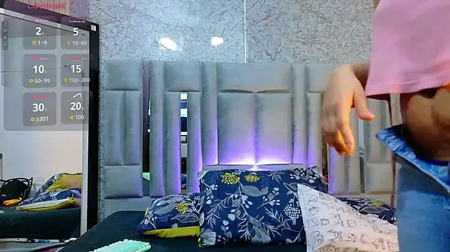 thinsamathagirl's Webcam Show