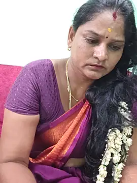Show modela mynatamil143 na web-kameri