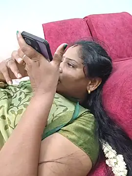 mynatamil143's Webcam Show