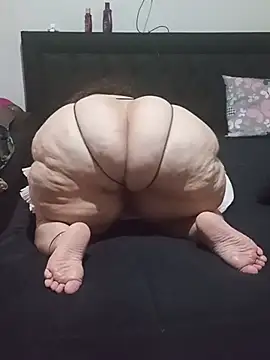 แชท XXX สดของ MegaAssMature