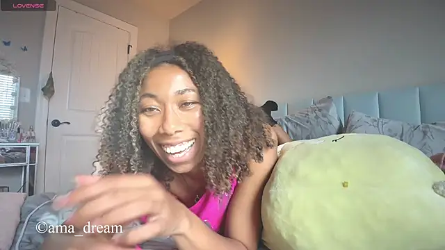 ama_dream Show in webcam