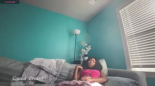 ama_dream Show in webcam