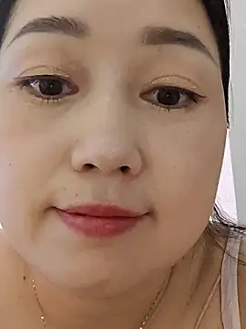 Lili_93's Live Chat Room