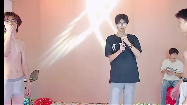 Crazyboy-001 在線直播表演