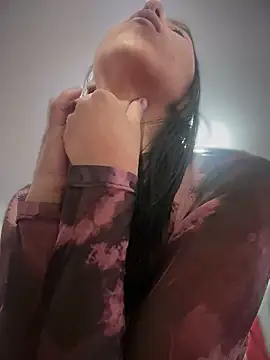 Chat XXX en directo de ariella_lovee