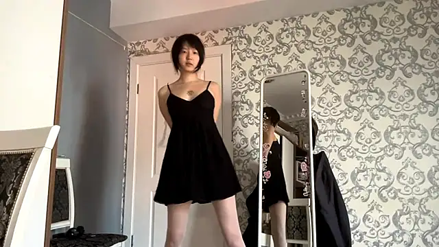 XXX chat uživo modela neonami