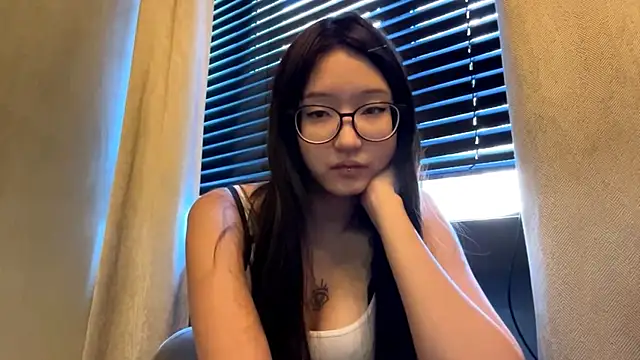 neonami Chat XXX in diretta