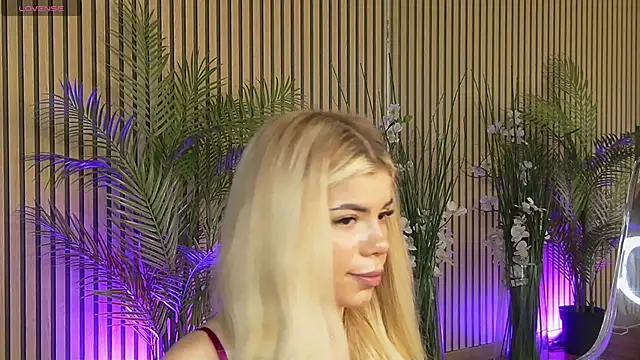 MiriamBllue Webcam show