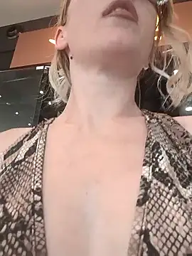 LaraLanee Webcam show