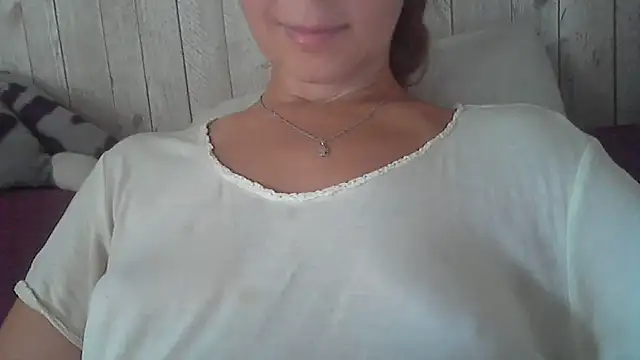Bella--White's Webcam Show