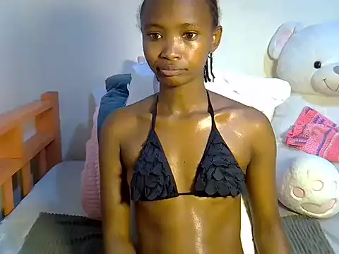 KendiLuxe Adlı Modelin Canlı XXX Sohbeti