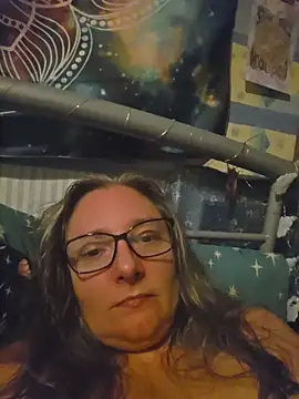 Izzylove47 live XXX chat