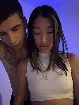 Show modela GetAddictedToUs na web-kameri