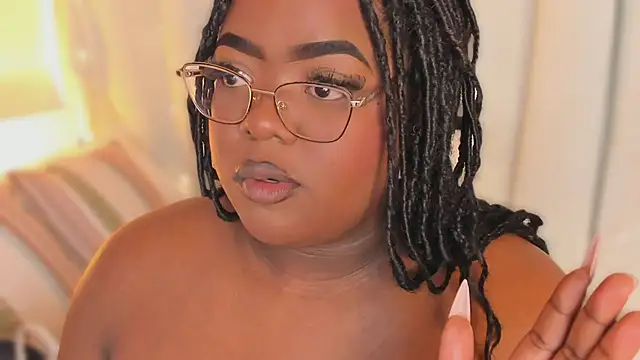 XXX chat uživo modela Ayanaa_Ebony_