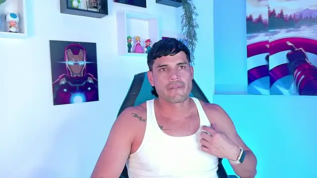Show de santiago_santii na webcam