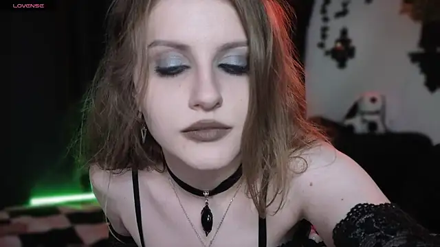 Chat XXX en directo de EllieMori_